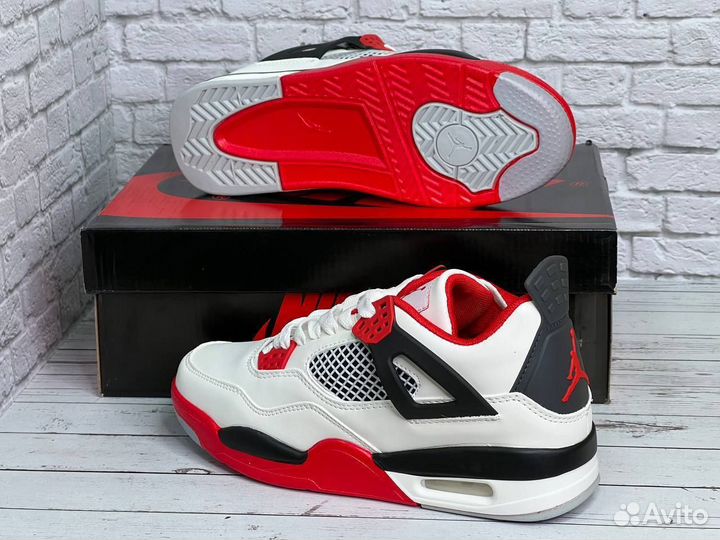 Кроссовки Nike Air Jordan 4