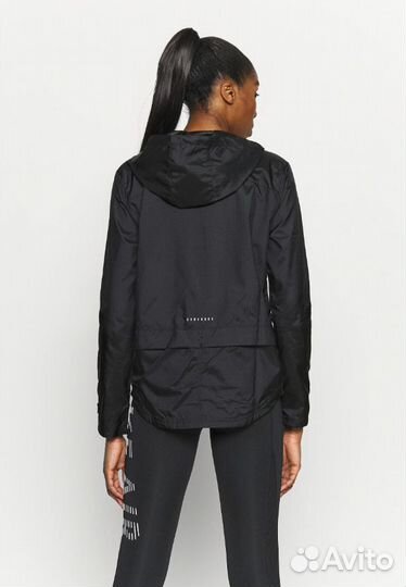 Женская ветровка nike Essential Running Jacket