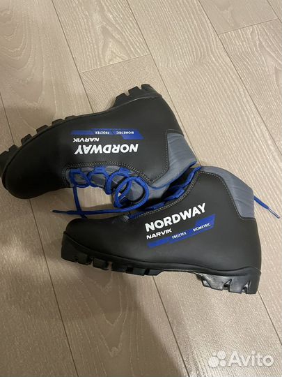 Лыжные ботинки