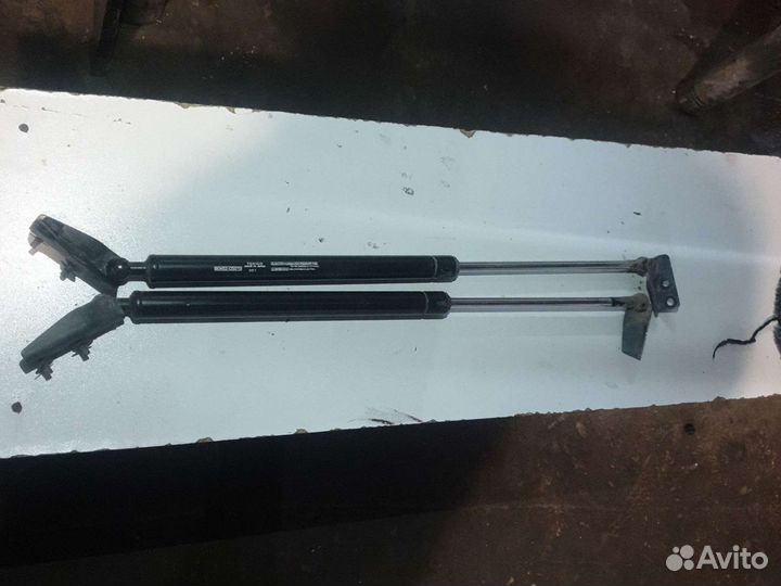 Амортизаторы крышки багажника инфинити fx35 fx45 s