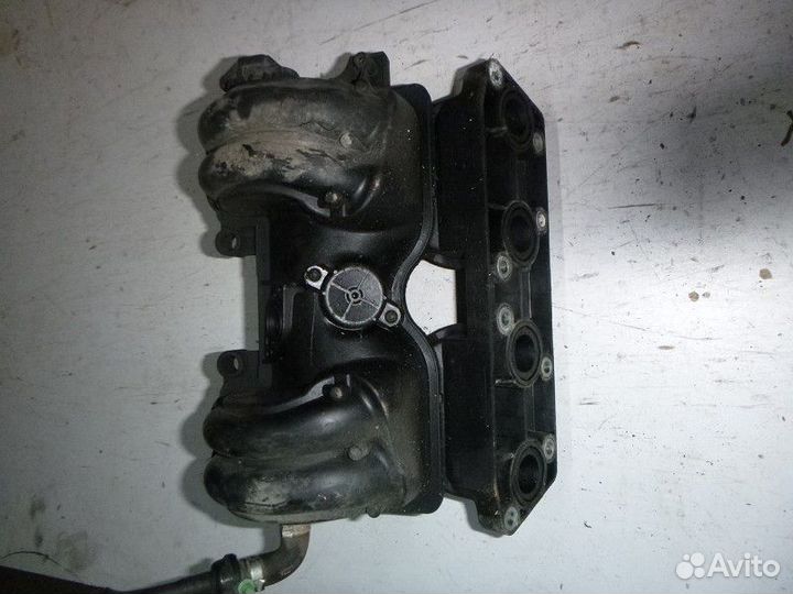 Коллектор впускной Volkswagen polo 2000