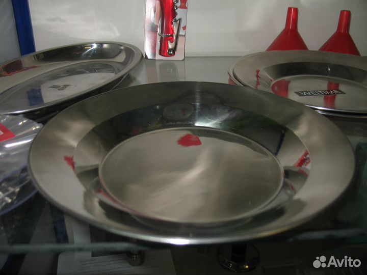 Тарелка из нержавеющей стали 22 см