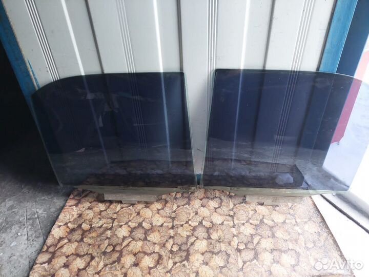 Стекло задней двери Mercedes-Benz W202