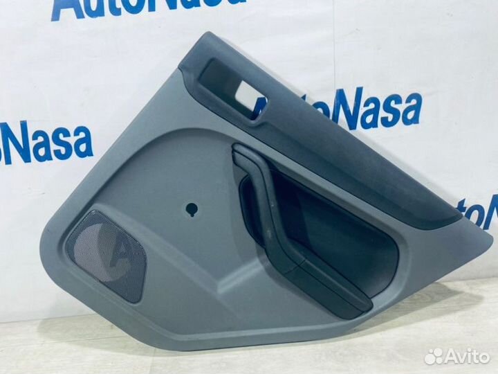 Обшивка двери задняя правая Ford Focus седан 1.6