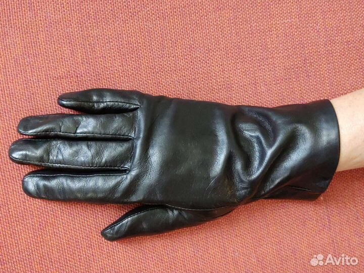 Перчатки женские кожаные новые