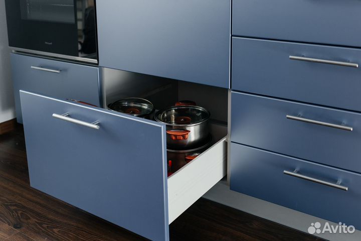 Прямая кухня «Авиона» + духовка в подарок