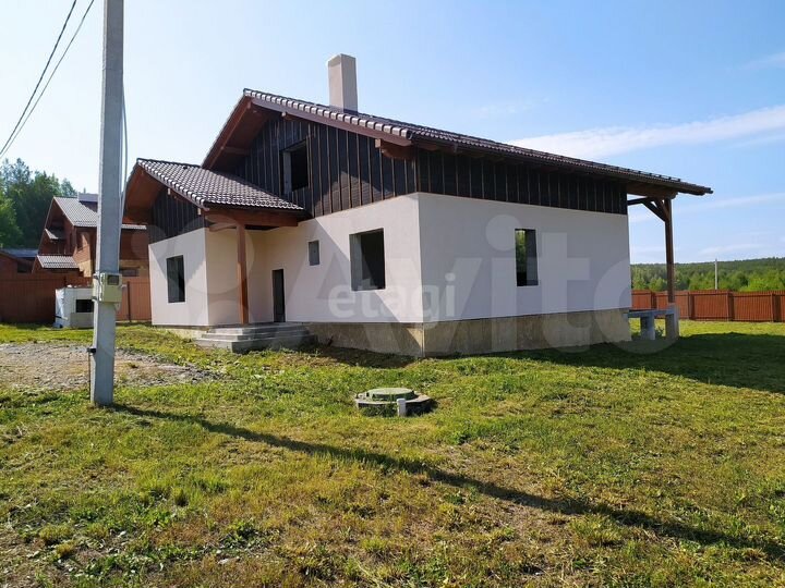 Коттедж 268,1 м² на участке 14,9 сот.