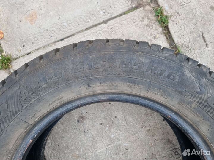 Goodyear Ultragrip 600 215/65 R16 98T