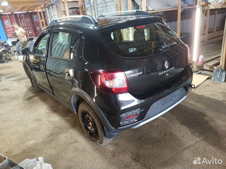 В разборе Renault Sandero Stepwey 2