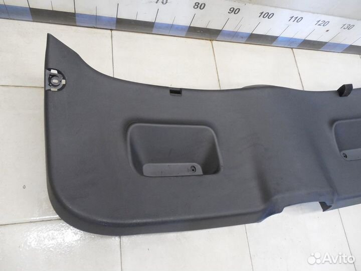 Обшивка двери багажника C3 2009-2016