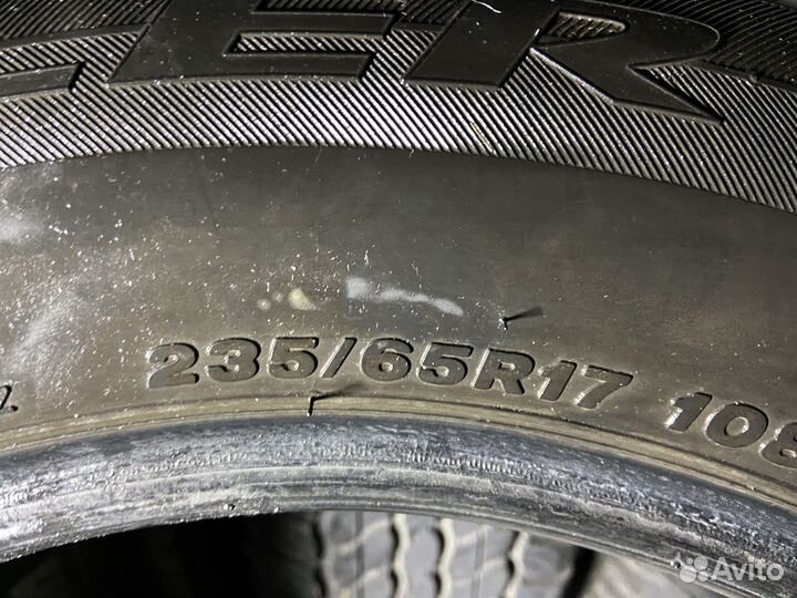 Bridgestone Dueler H/P 235/65 R17