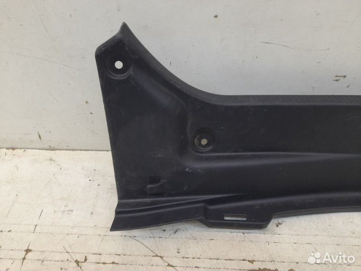 Накладка замка багажника Toyota Camry XV70