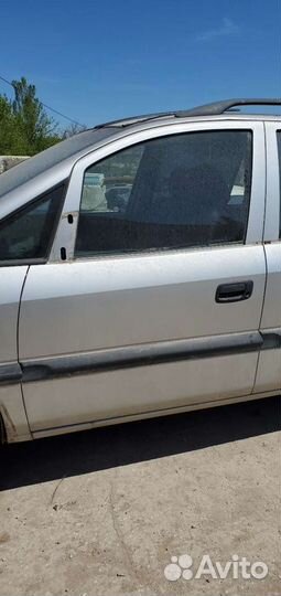 Дверь передняя левая Opel Zafira A