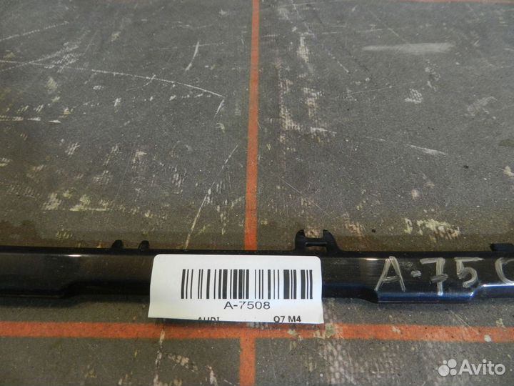 Накладка решетки радиатора - Audi Q7 M4 (2015-20)