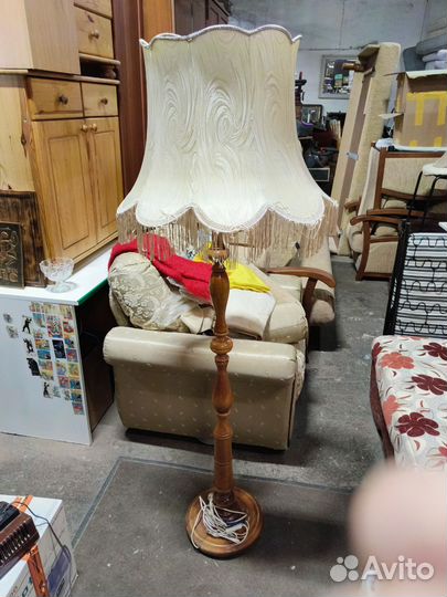 Торшер напольный с абажуром