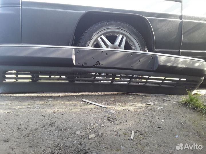 Передние крыло правое новое мерседес 124
