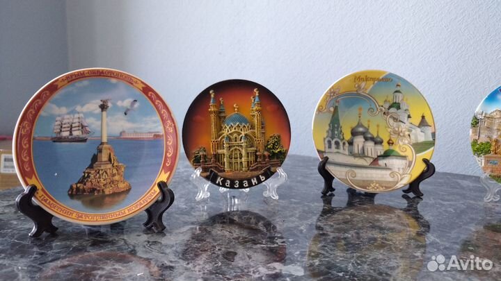 Коллекция сувенирных тарелок