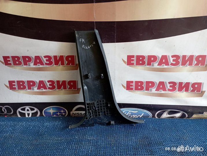 Накладка на стойку правая Skoda Octavia A5 BSF