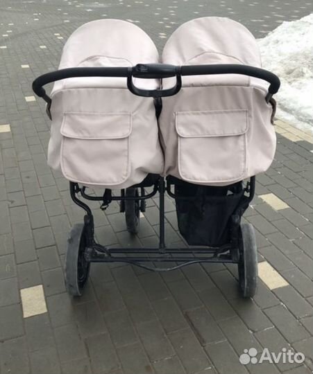 Коляска для двойни