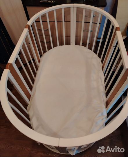 Кроватка трансформер для новорожденных с маятником
