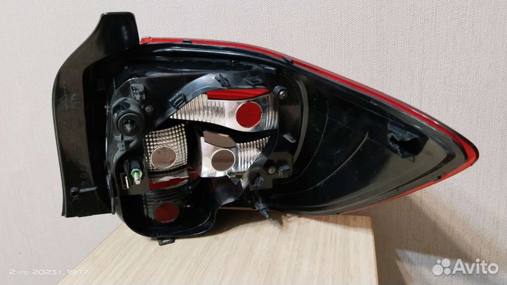 Задний левый стоп сигнал Рено logan