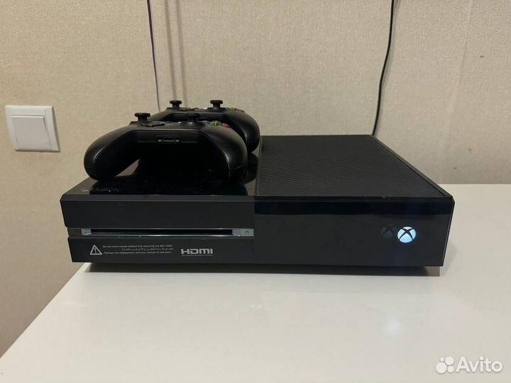 Игровая приставка Microsoft Xbox One 500Gb