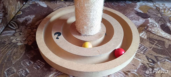 Когтеточка с игрушками разборная