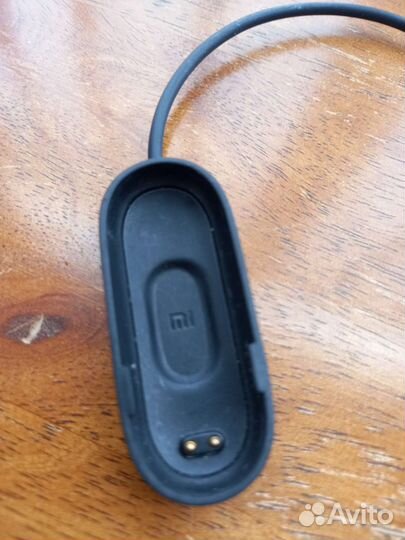 Зарядное устройство для фитнес браслета mi band 4