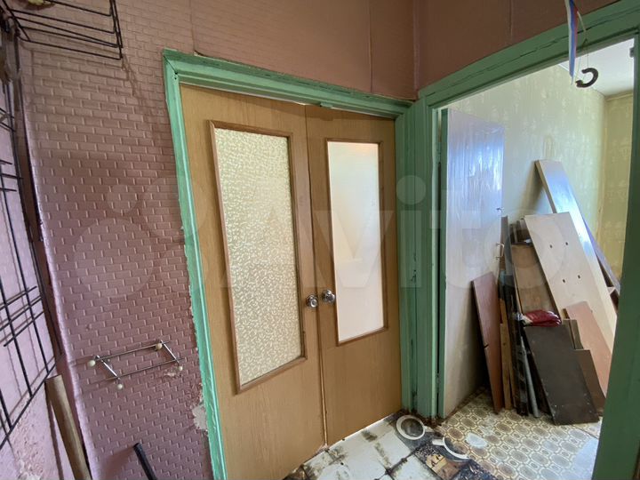 4-к. квартира, 82 м², 1/9 эт.