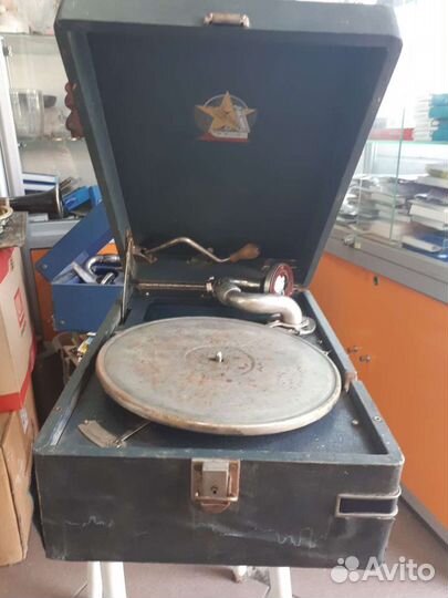 Патефон Коломенский завод