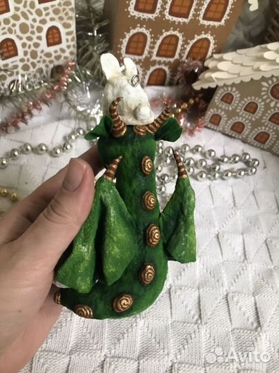 Ватная елочная игрушка Дракон с зайчиками