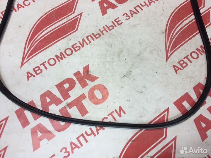 Уплотнитель двери Kia Cerato coup 2011