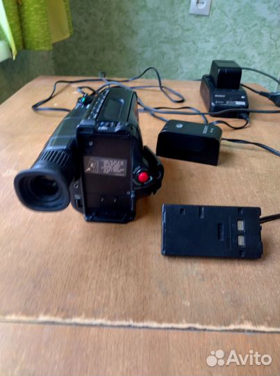 Видеокамера Sony Handycam video 8 CCD-TR330E PAL