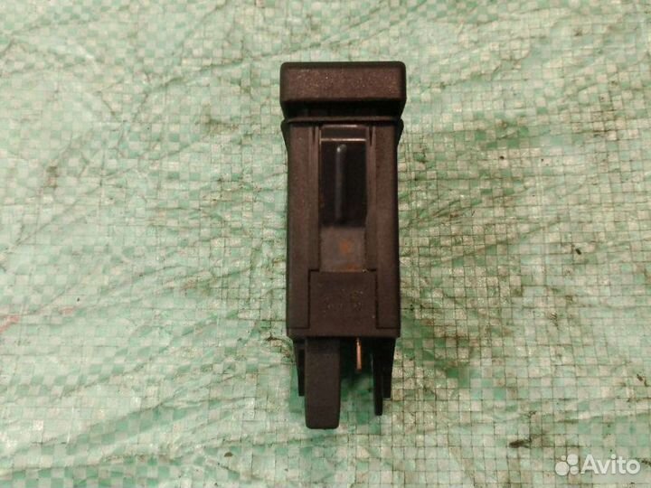 Кнопка аварийной сигнализации Audi А6 С4