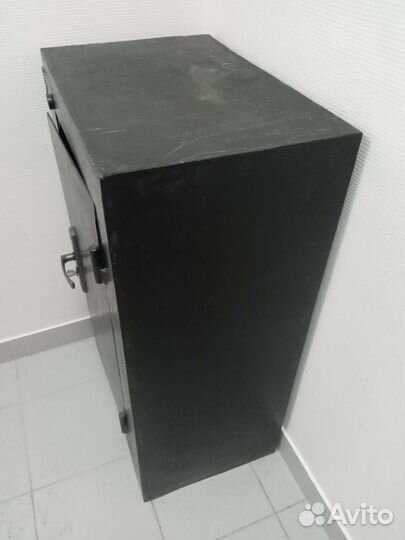 Сейф металлический