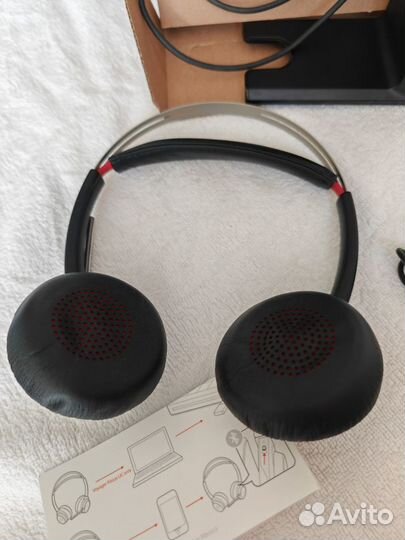 Беспроводные наушники Plantronics Voyager Focus UC