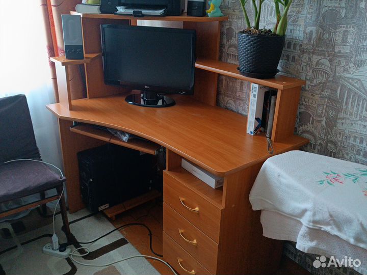 Компьютерный столик бу самовывоз