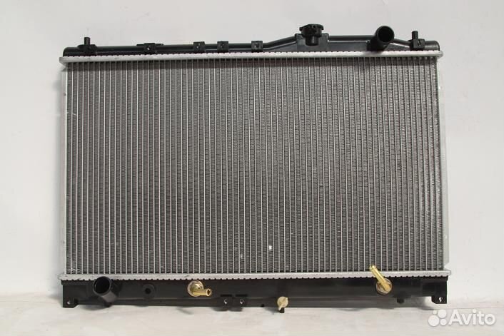 Радиатор охлаждения Honda Vigor 3