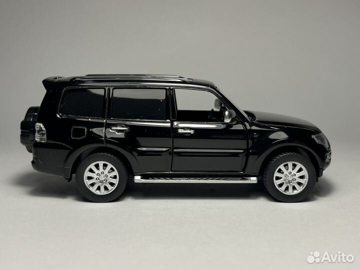 Mitsubishi Pajero 4 2014 1:43