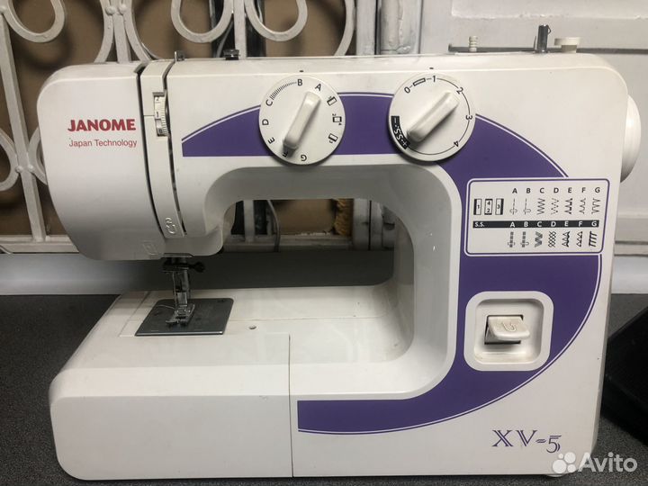 Швейная машина Janome