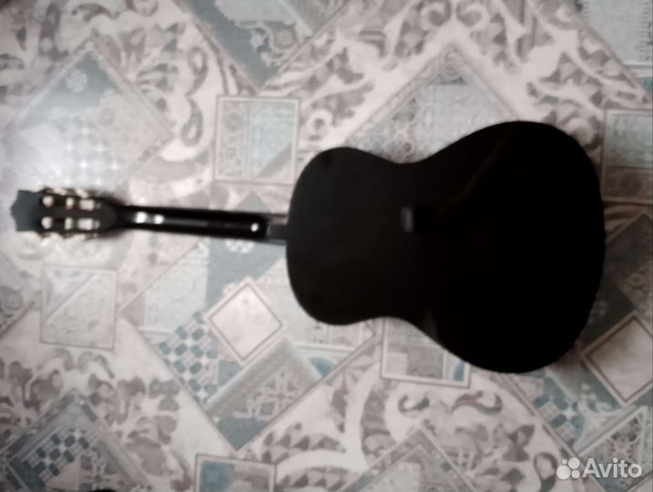 Акустическая гитара