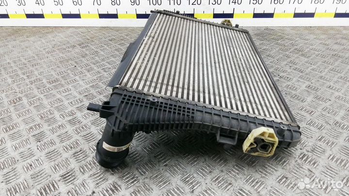 Радиатор интеркулера на Volkswagen Touran