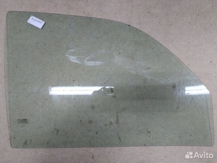 Стекло двери переднее правое Toyota 4Runner 4X4
