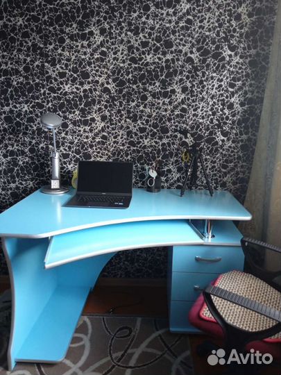 Компьютерный стол