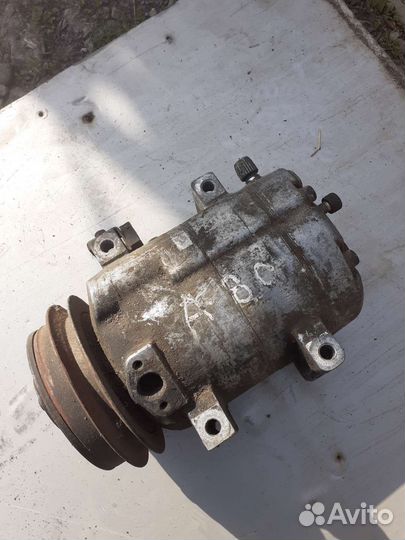 Компрессор кондиционера Audi 80