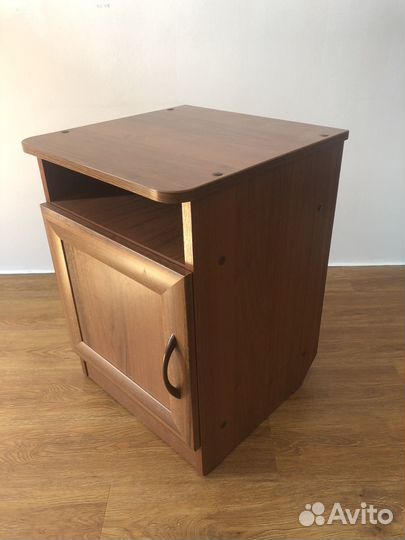 Тумба прикроватная