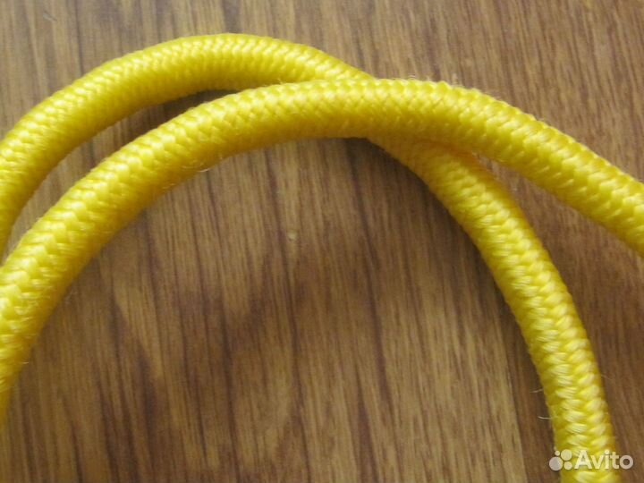 Гимнастическая скакалка