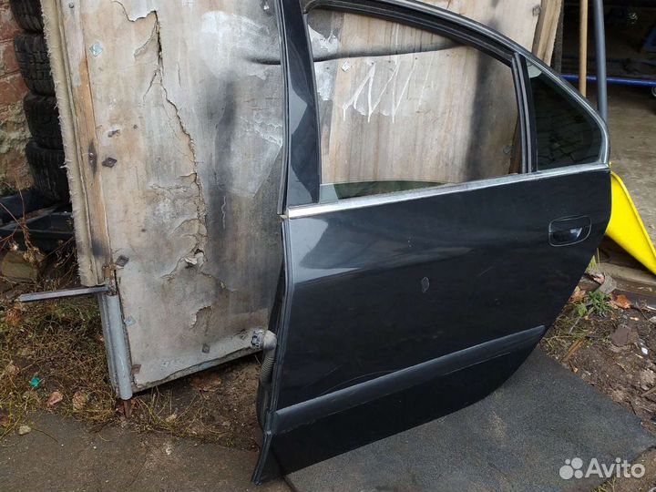 Задний левый дверь peugeot 607