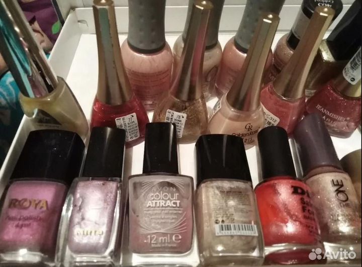 Лаки для ногтей. Много