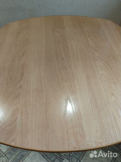 Кухонный стол